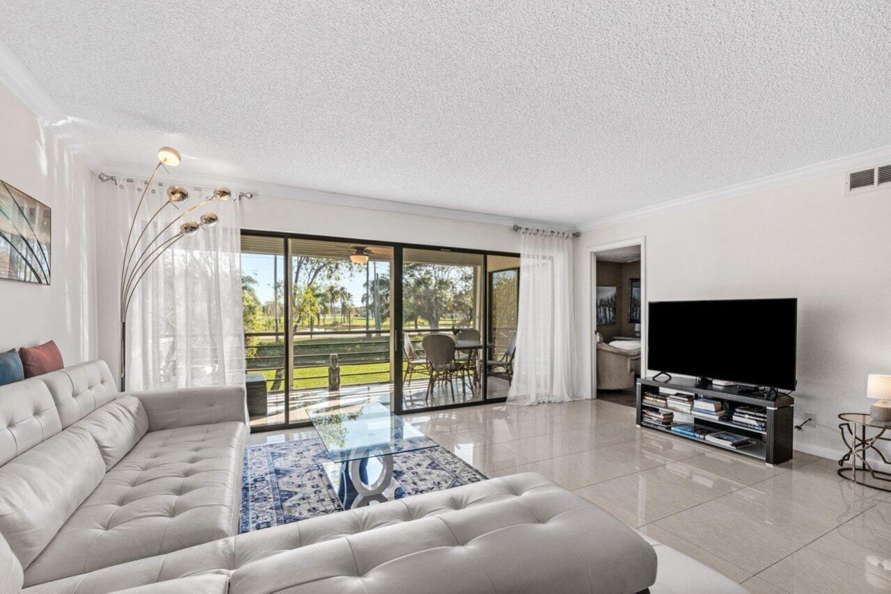 5589 Fairway Park Drive, Unit 202, Boynton Beach, FL 33437 Photo