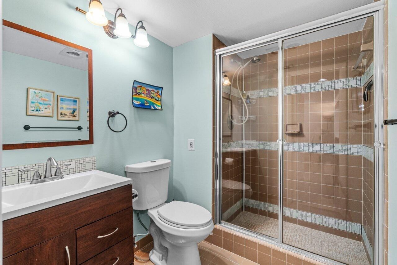 5589 Fairway Park Drive, Unit 202, Boynton Beach, FL 33437 Photo