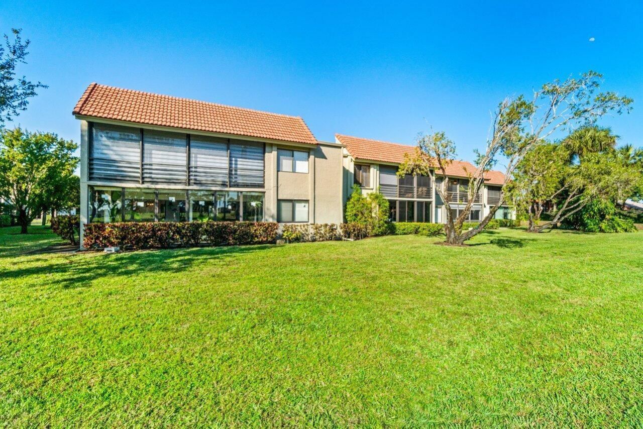 5589 Fairway Park Drive, Unit 202, Boynton Beach, FL 33437 Photo