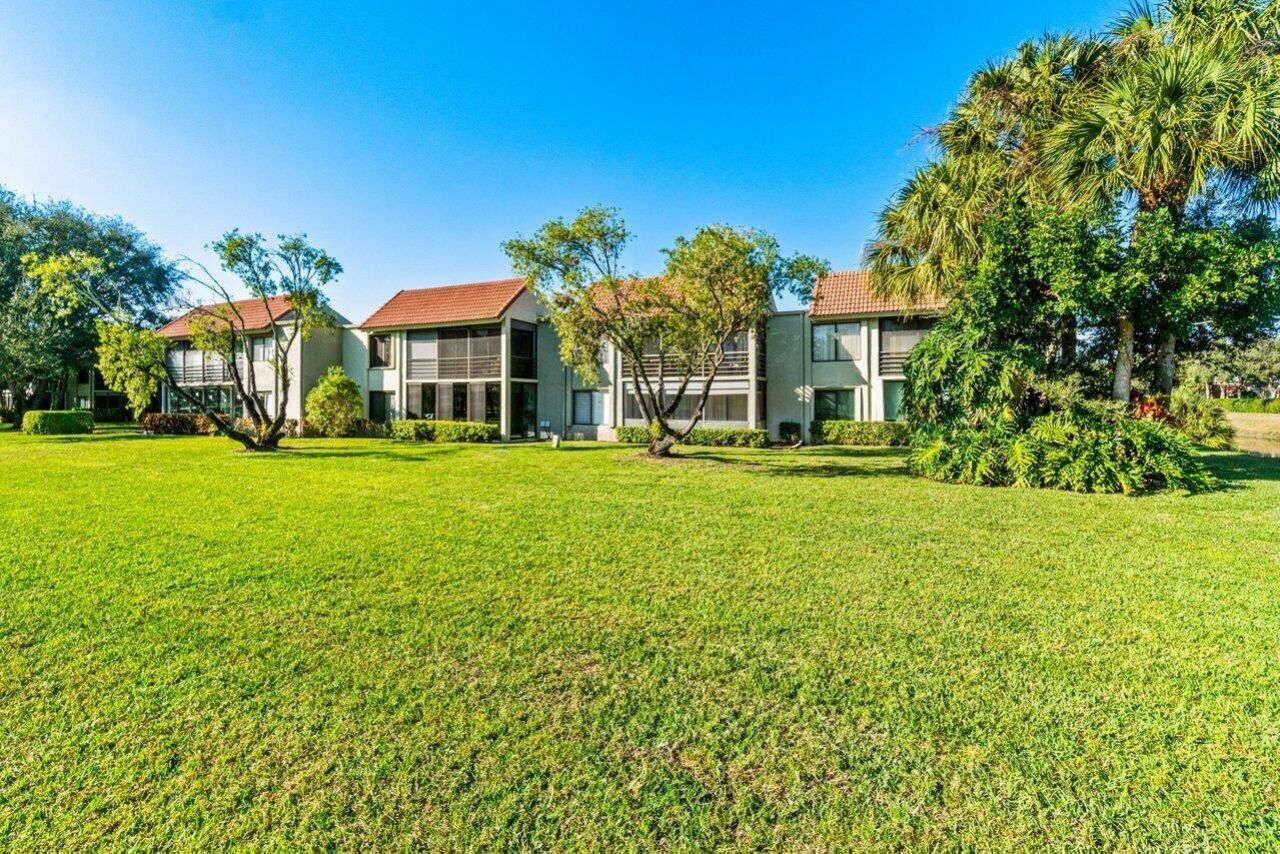 5589 Fairway Park Drive, Unit 202, Boynton Beach, FL 33437 Photo