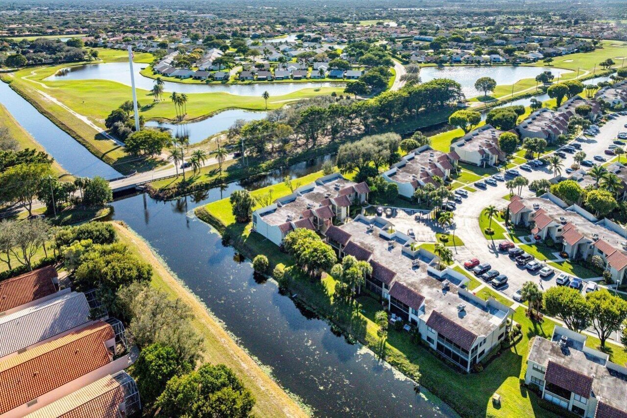 5589 Fairway Park Drive, Unit 202, Boynton Beach, FL 33437 Photo