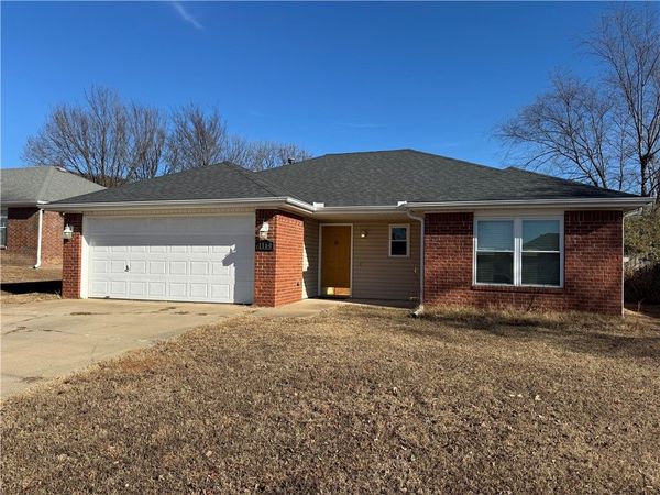 1160 S Jasmine Lane, Fayetteville, AR 72704