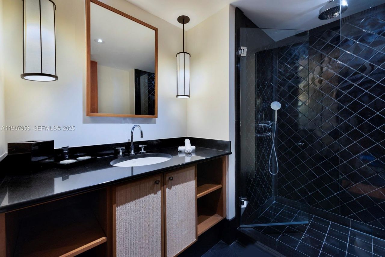 101 20th St, Unit 2004, Miami Beach, FL 33139 Photo