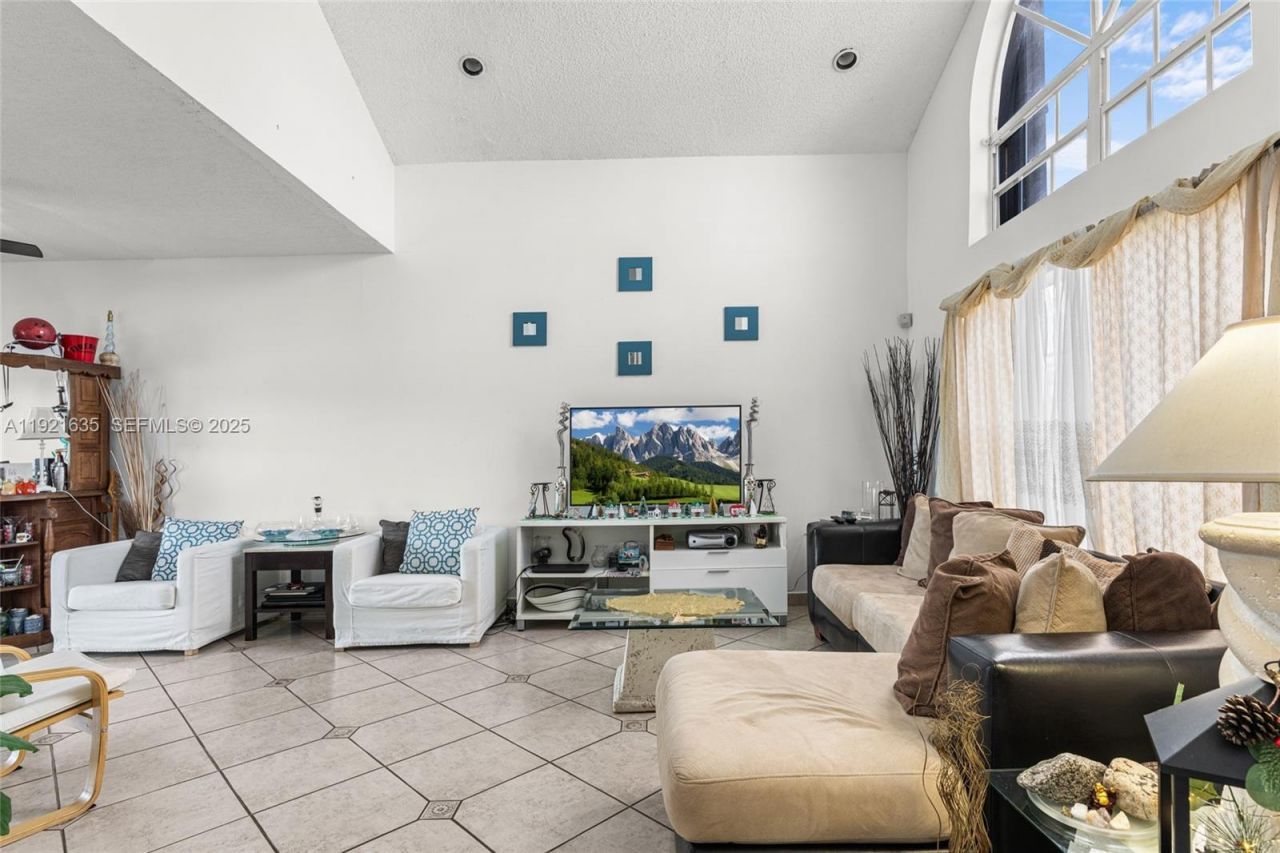 4687 SW 153rd Ct, Miami, FL 33185 Photo