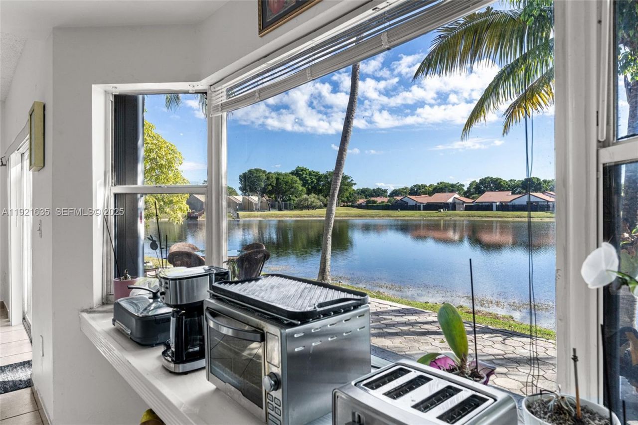 4687 SW 153rd Ct, Miami, FL 33185 Photo