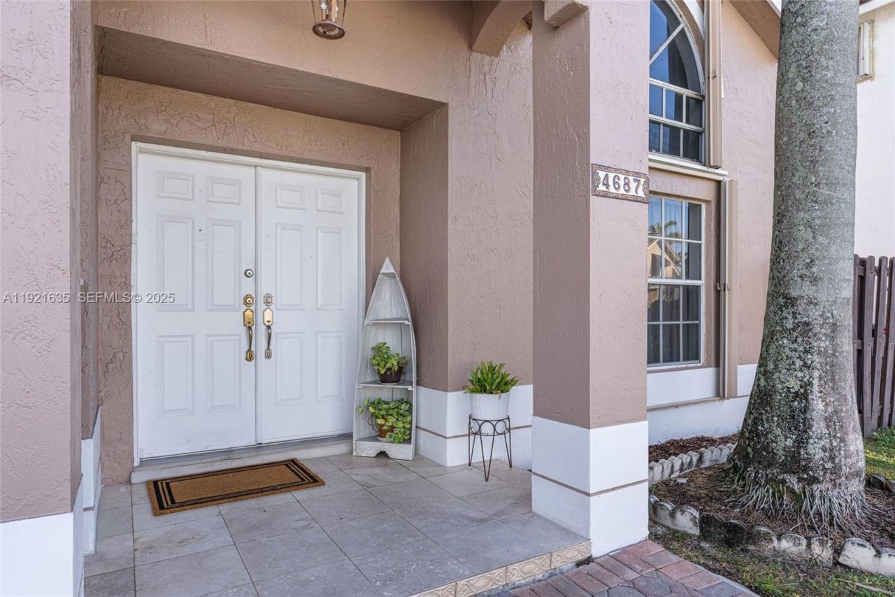 4687 SW 153rd Ct, Miami, FL 33185 Photo