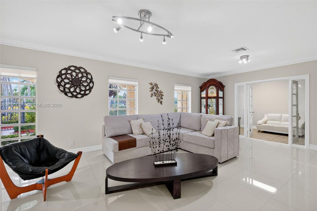 9261 SW 88 St, Miami, FL 33176 Photo