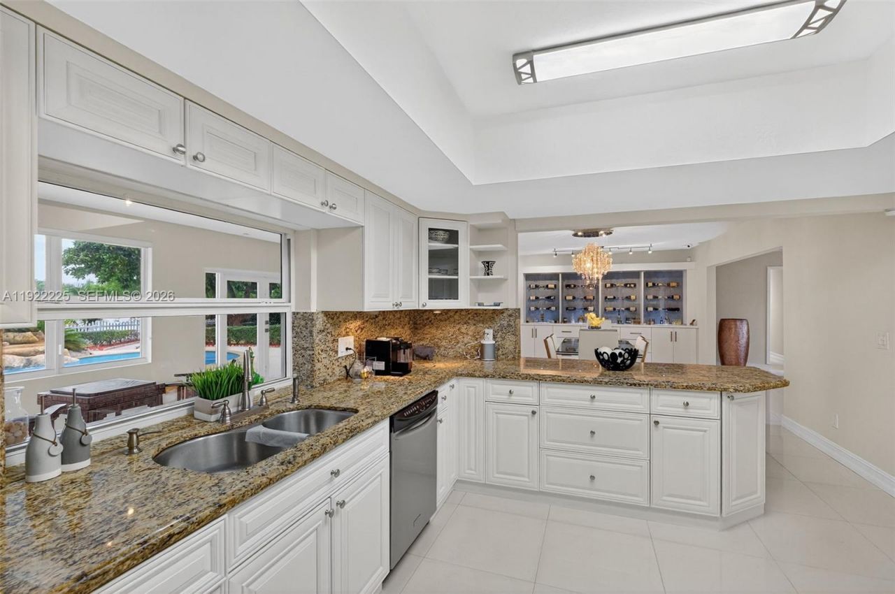 9261 SW 88 St, Miami, FL 33176 Photo