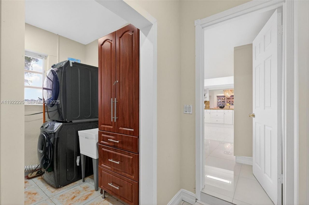 9261 SW 88 St, Miami, FL 33176 Photo