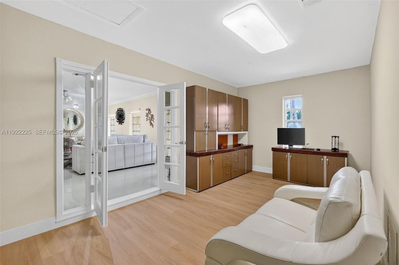 9261 SW 88 St, Miami, FL 33176 Photo