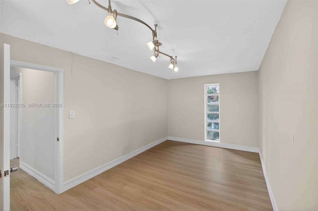 9261 SW 88 St, Miami, FL 33176 Photo