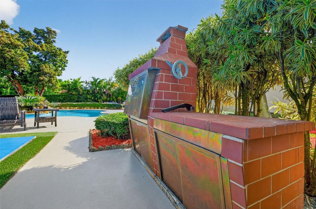 9261 SW 88 St, Miami, FL 33176 Photo