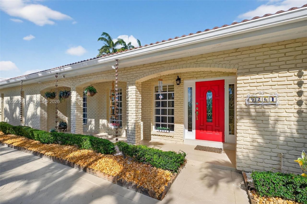 9261 SW 88 St, Miami, FL 33176 Photo