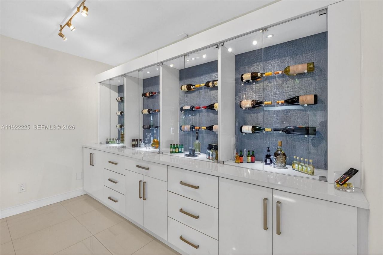 9261 SW 88 St, Miami, FL 33176 Photo