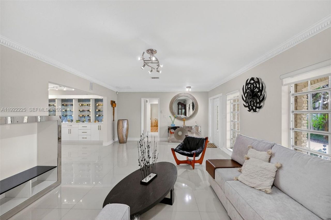 9261 SW 88 St, Miami, FL 33176 Photo