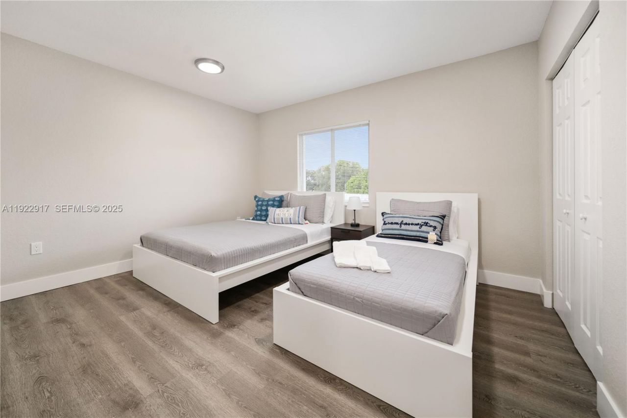 1770 NW 55th St, Miami, FL 33142 Photo