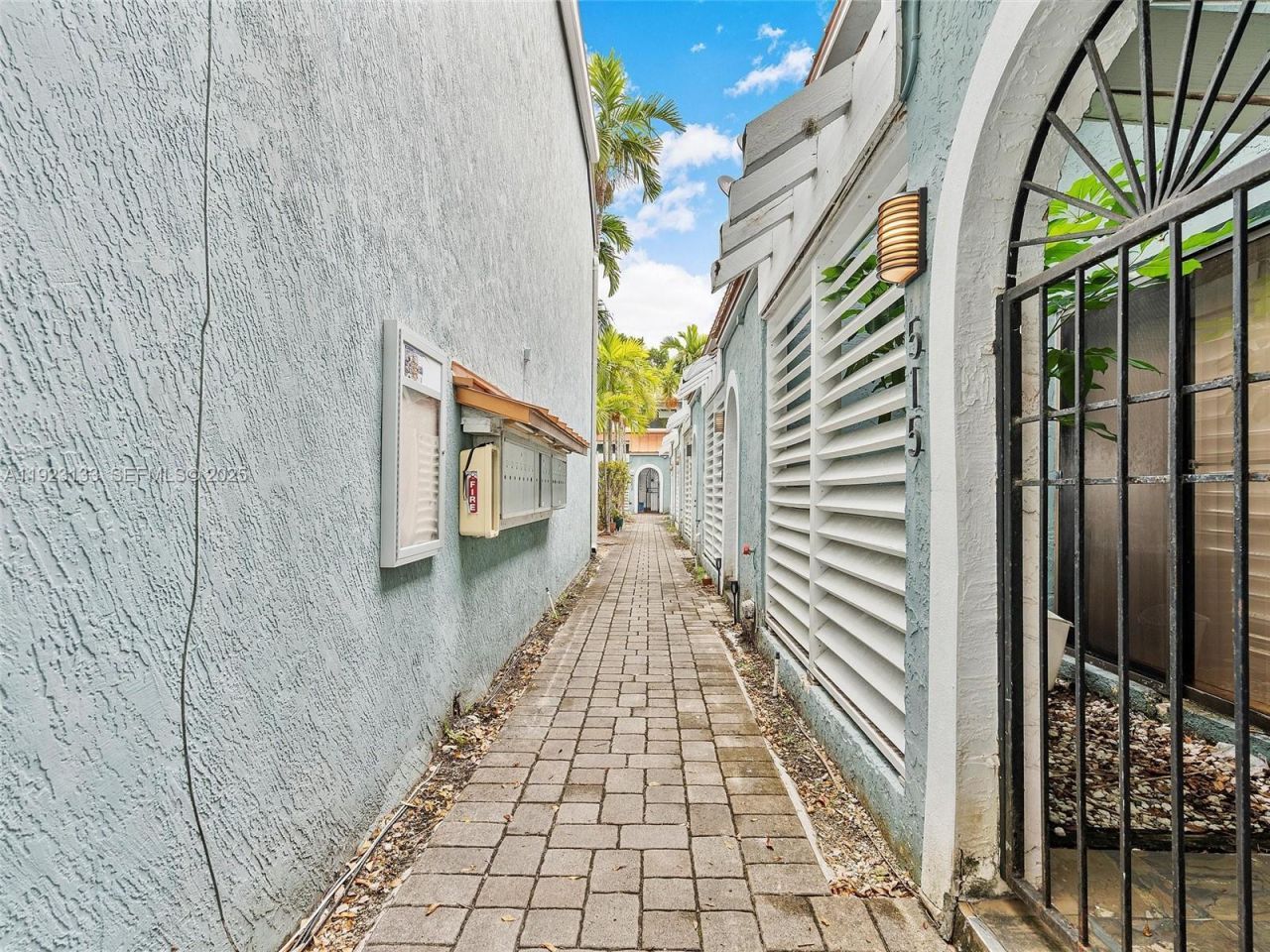 515 NE 38th St, Unit 10, Miami, FL 33137 Photo