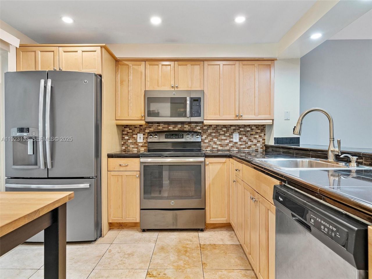 515 NE 38th St, Unit 10, Miami, FL 33137 Photo