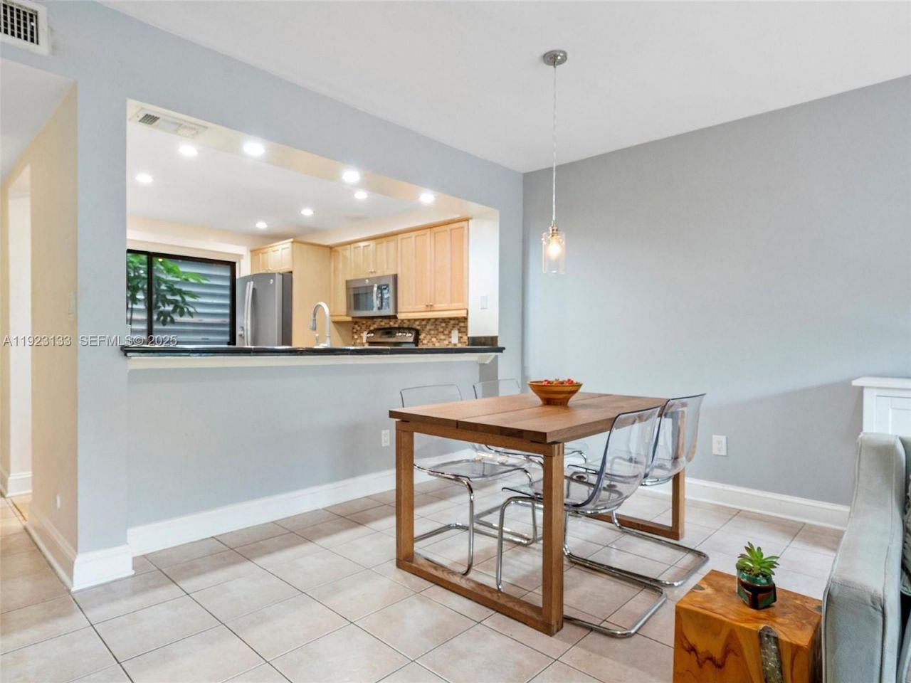 515 NE 38th St, Unit 10, Miami, FL 33137 Photo