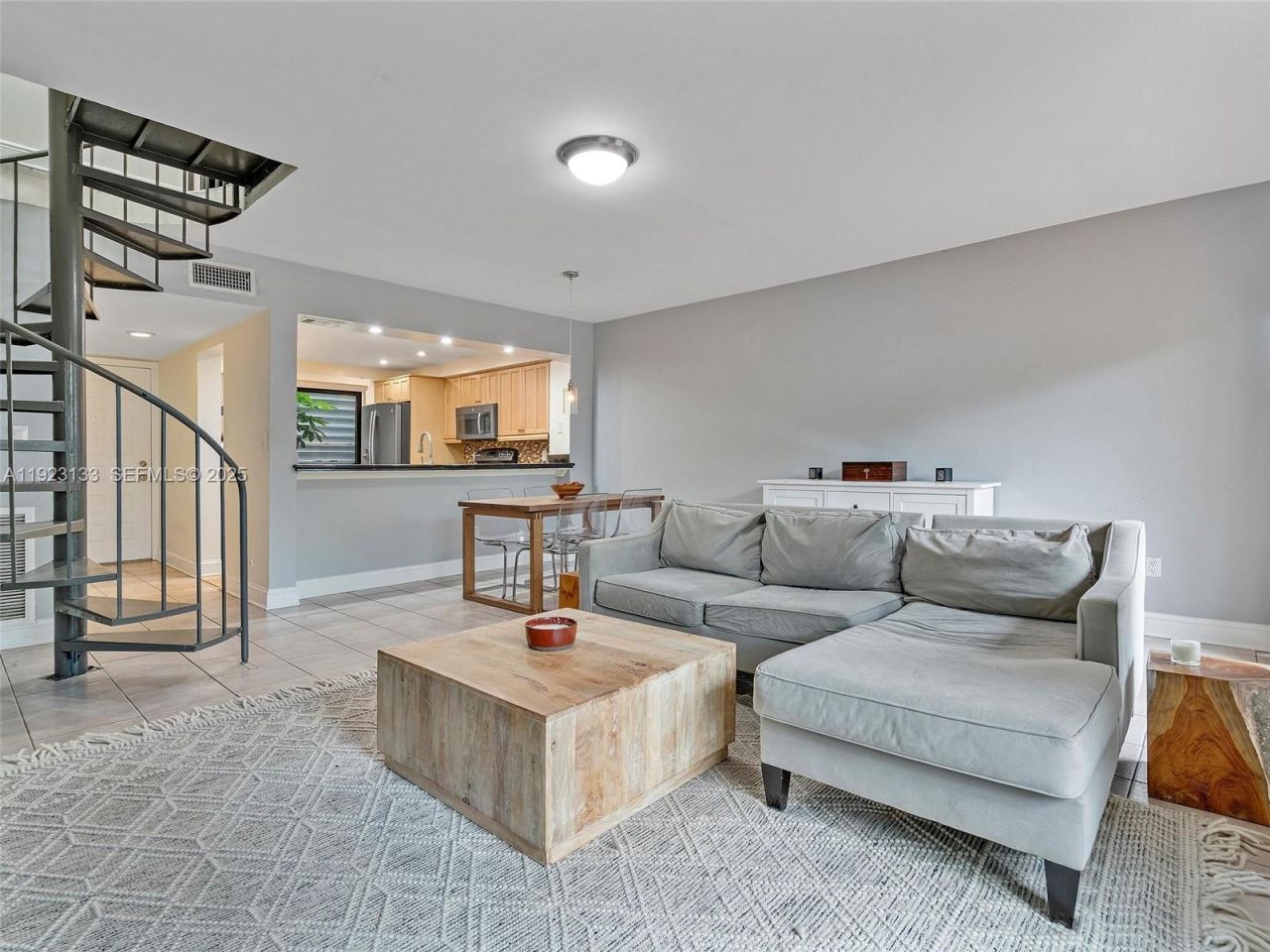 515 NE 38th St, Unit 10, Miami, FL 33137 Photo