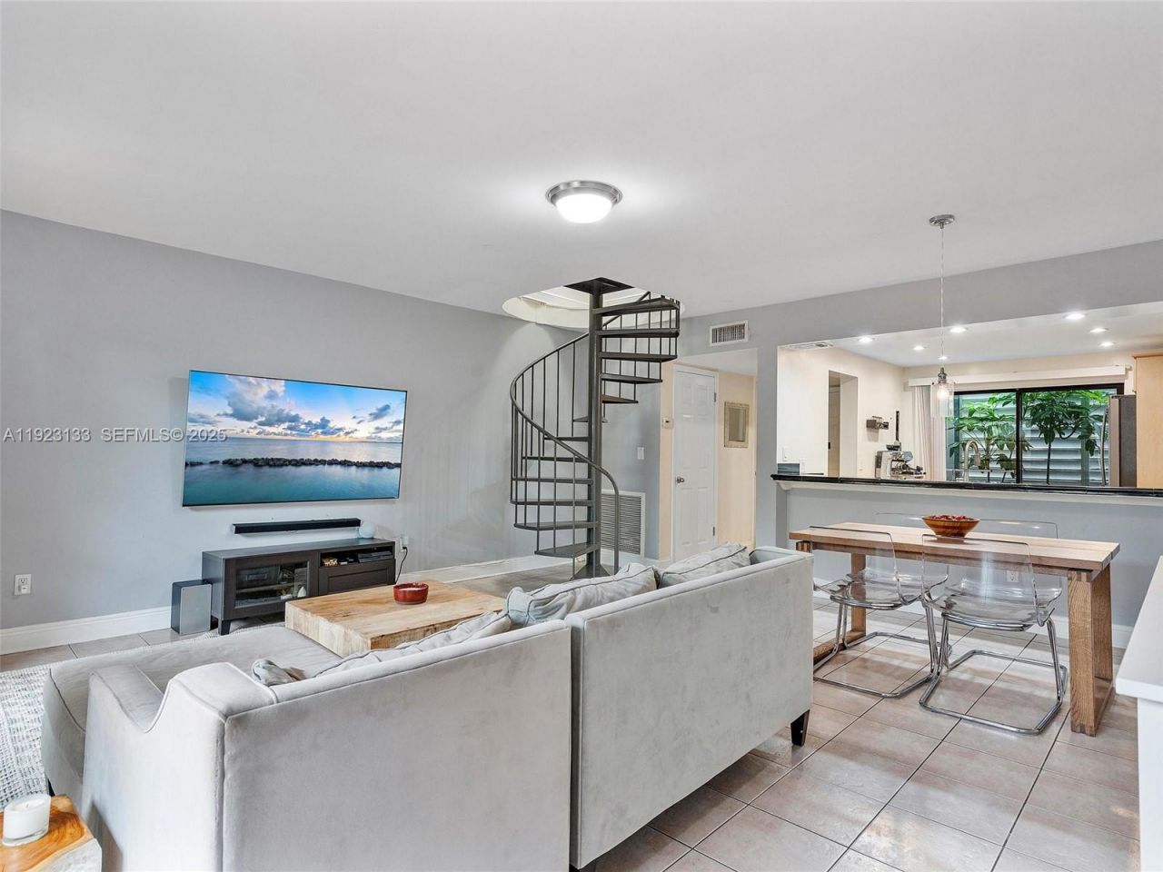 515 NE 38th St, Unit 10, Miami, FL 33137 Photo