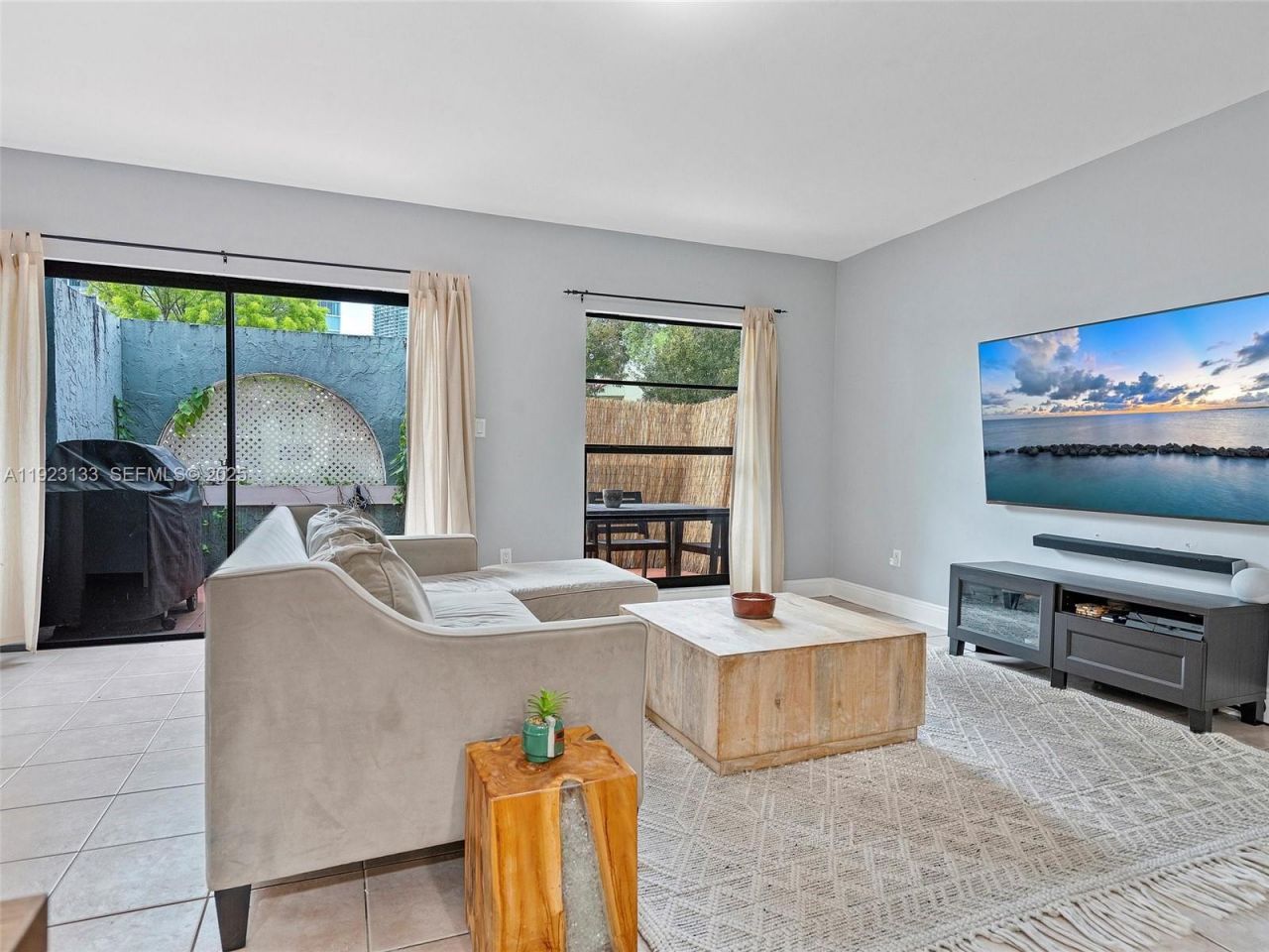 515 NE 38th St, Unit 10, Miami, FL 33137 Photo