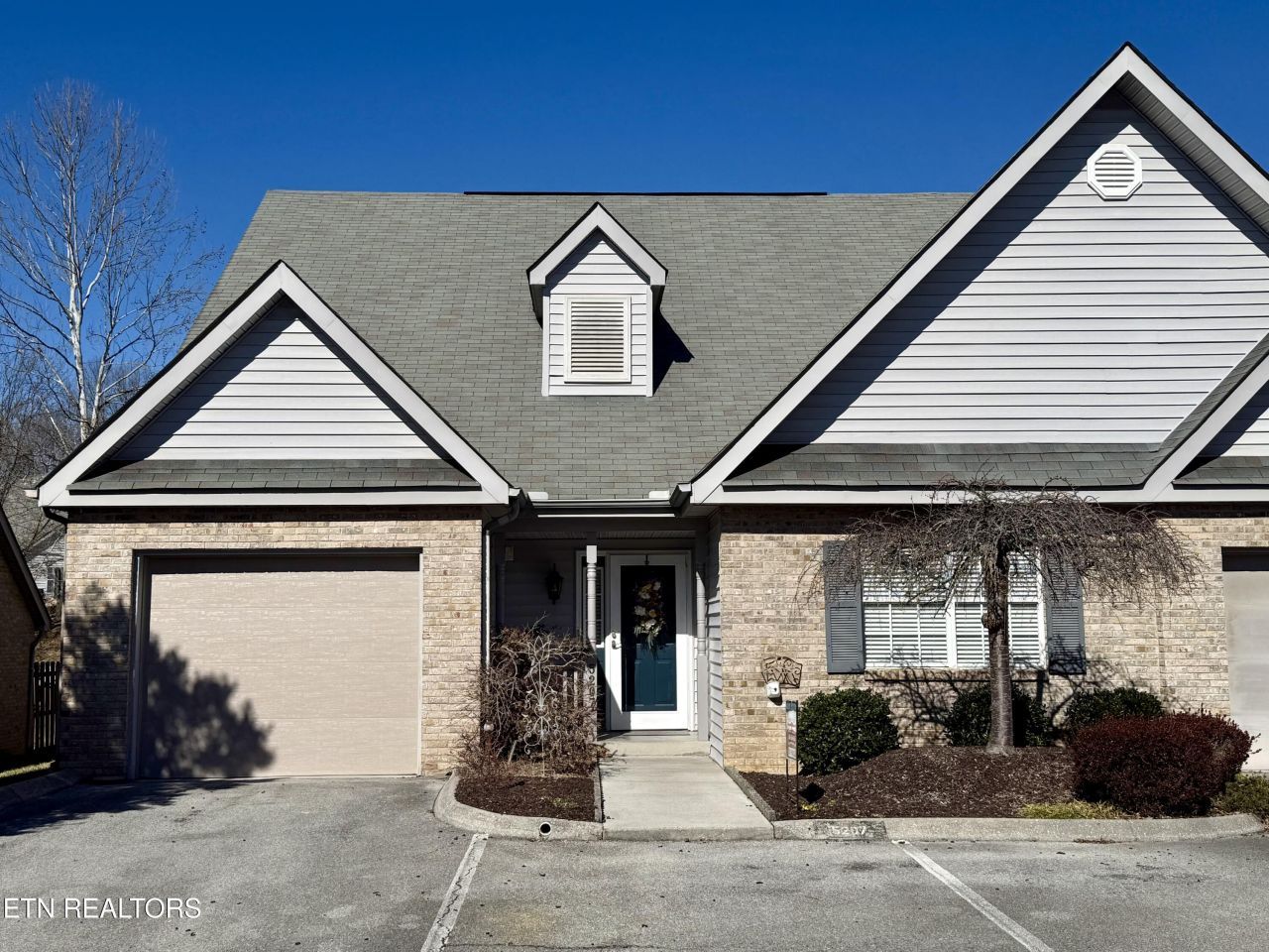 5207 Vanardo Way, Knoxville, TN 37912 Main Photo