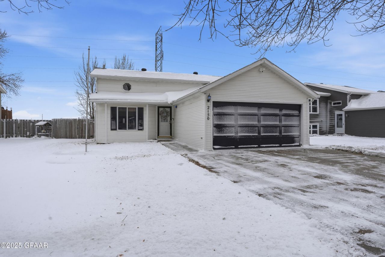 2150 2nd Avenue E, West Fargo, ND 58078 Main Photo