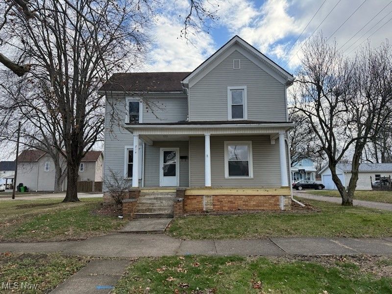 214 W 7th Street, Uhrichsville, OH 44683 Photo 1