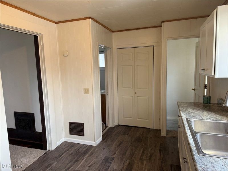 214 W 7th Street, Uhrichsville, OH 44683 Photo 10