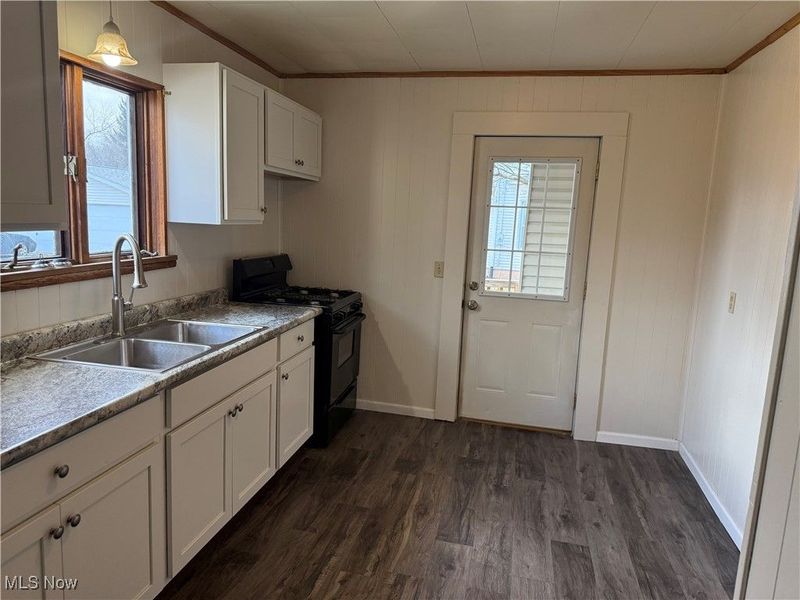 214 W 7th Street, Uhrichsville, OH 44683 Photo 11