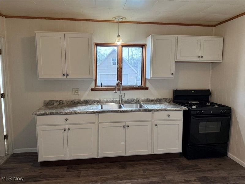 214 W 7th Street, Uhrichsville, OH 44683 Photo 12