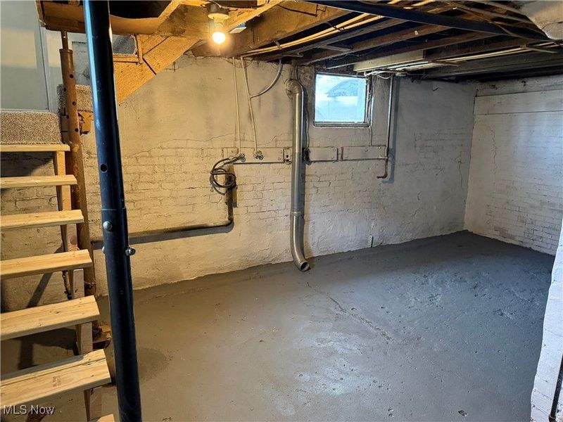 214 W 7th Street, Uhrichsville, OH 44683 Photo 19