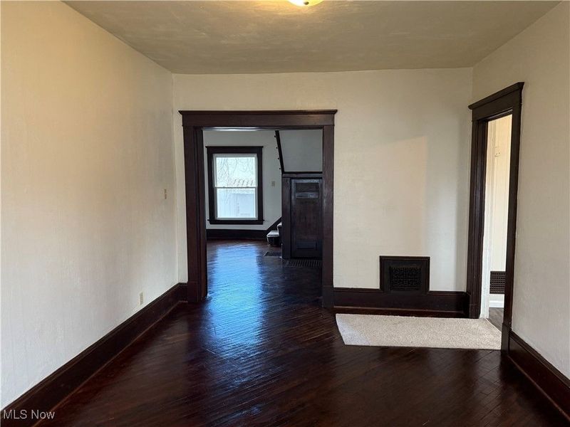 214 W 7th Street, Uhrichsville, OH 44683 Photo 8