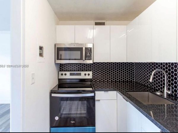 11005 SW 1st St, Unit 205, Sweetwater, FL 33174