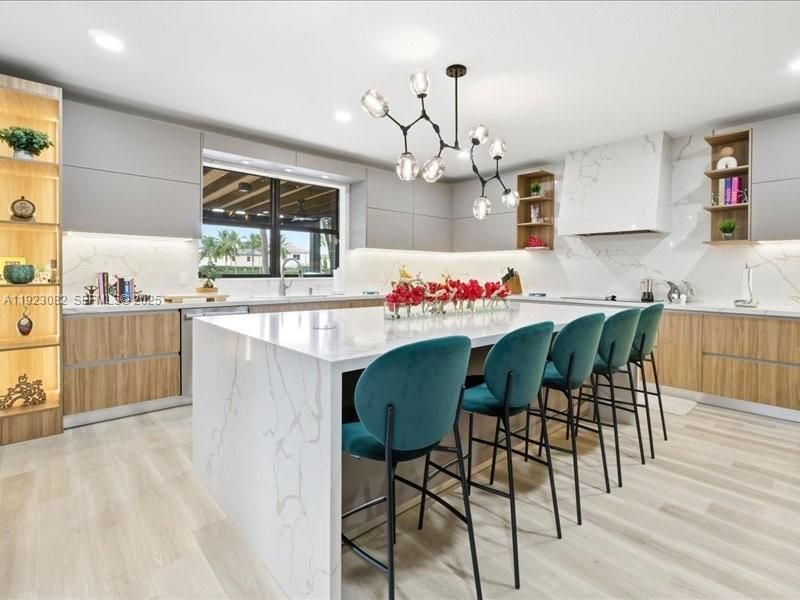 8780 NW 98th Ct, Doral, FL 33178 Photo