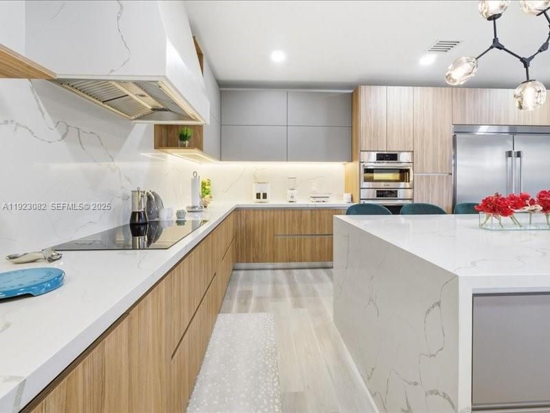 8780 NW 98th Ct, Doral, FL 33178 Photo