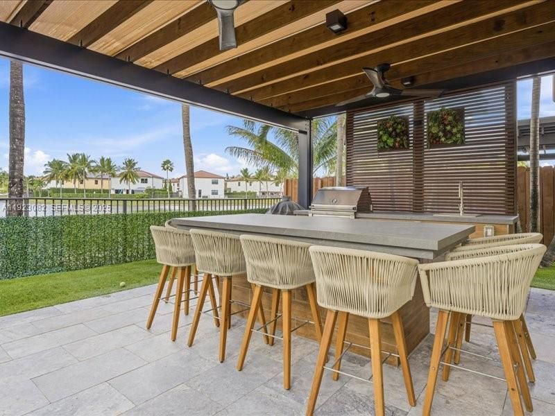 8780 NW 98th Ct, Doral, FL 33178 Photo