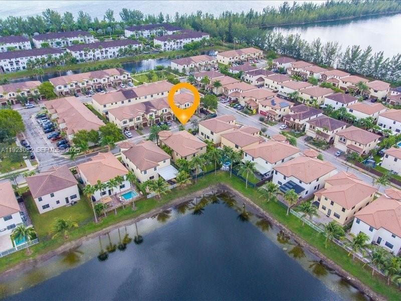 8780 NW 98th Ct, Doral, FL 33178 Photo