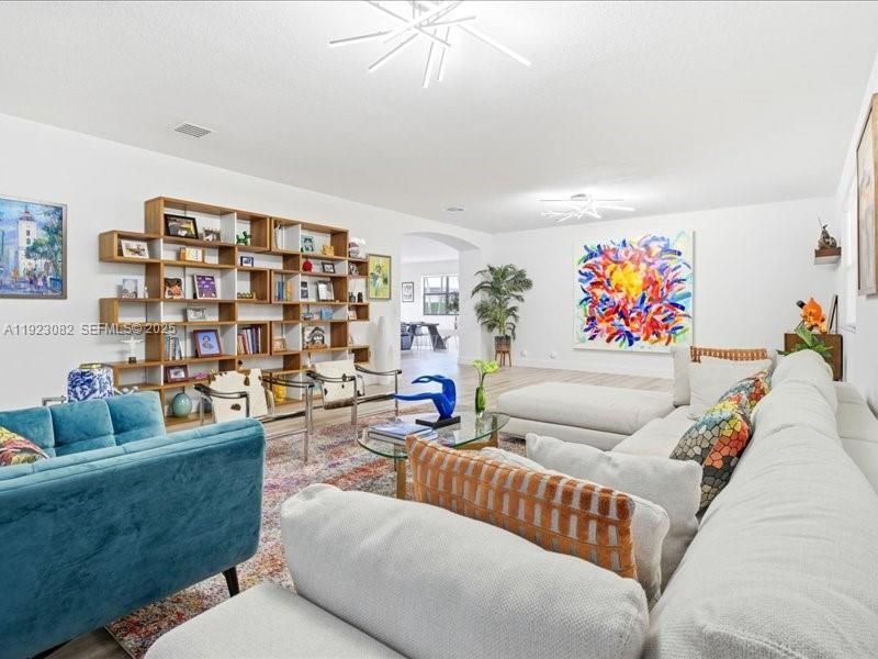 8780 NW 98th Ct, Doral, FL 33178 Photo