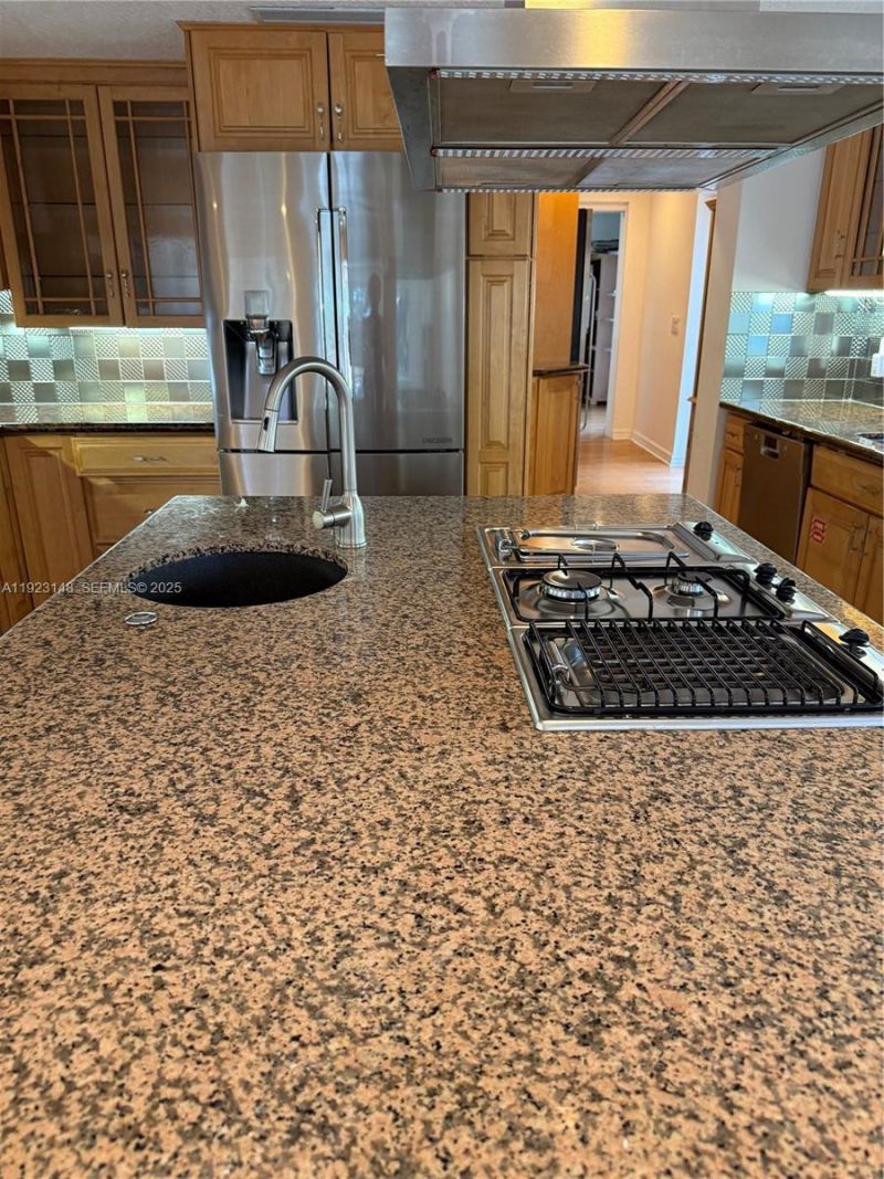 518 & 524 N Riverside Dr, Pompano Beach, FL 33062 Photo