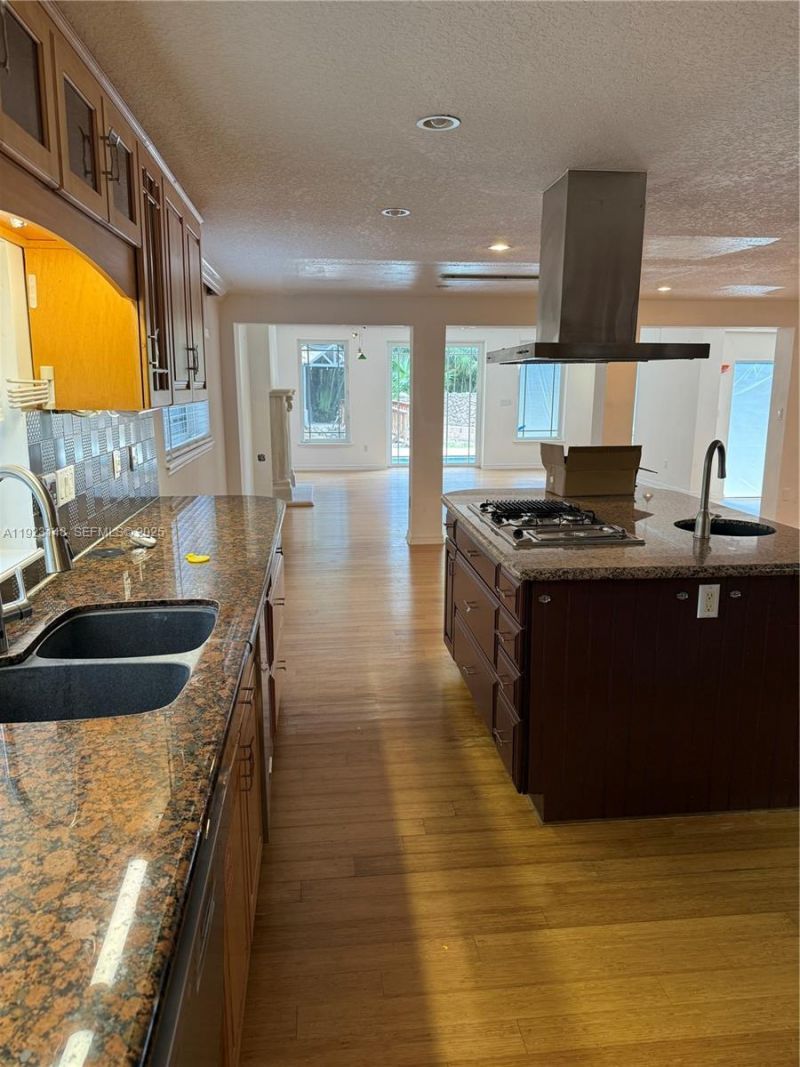 518 & 524 N Riverside Dr, Pompano Beach, FL 33062 Photo