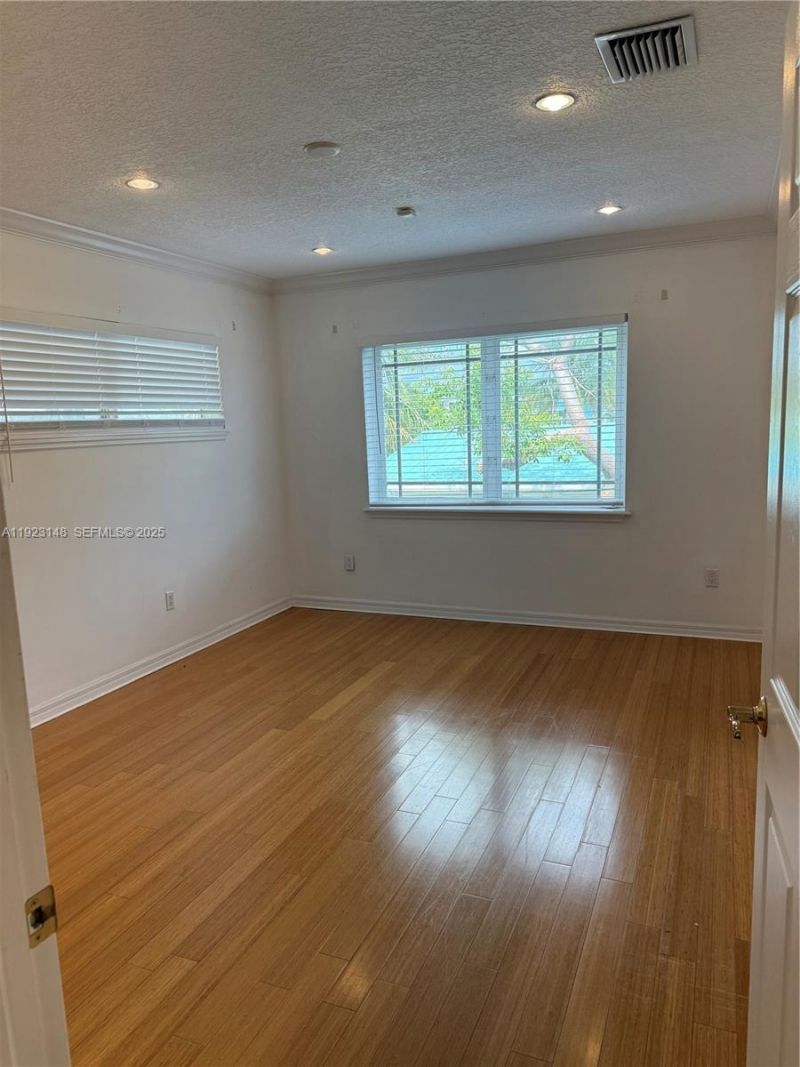 518 & 524 N Riverside Dr, Pompano Beach, FL 33062 Photo