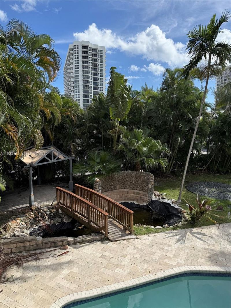 518 & 524 N Riverside Dr, Pompano Beach, FL 33062 Photo