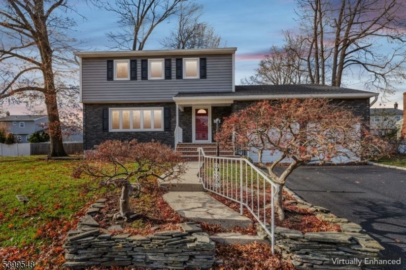 8 Periwinkle Pl, Woodbridge, NJ 07067 Main Photo