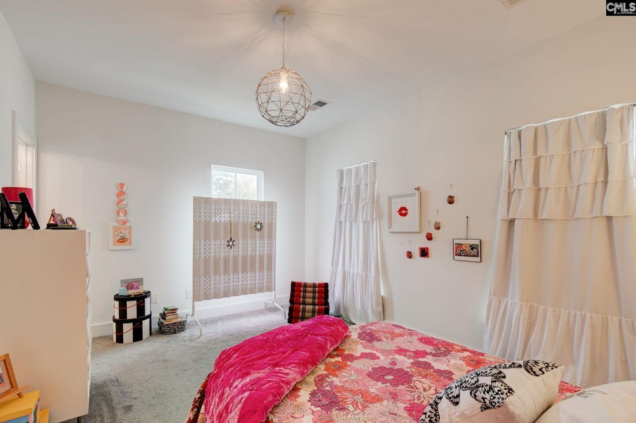 315 Herman Street Photo 17