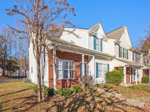 5305 Magnolia Tree Lane, Charlotte, NC 28215