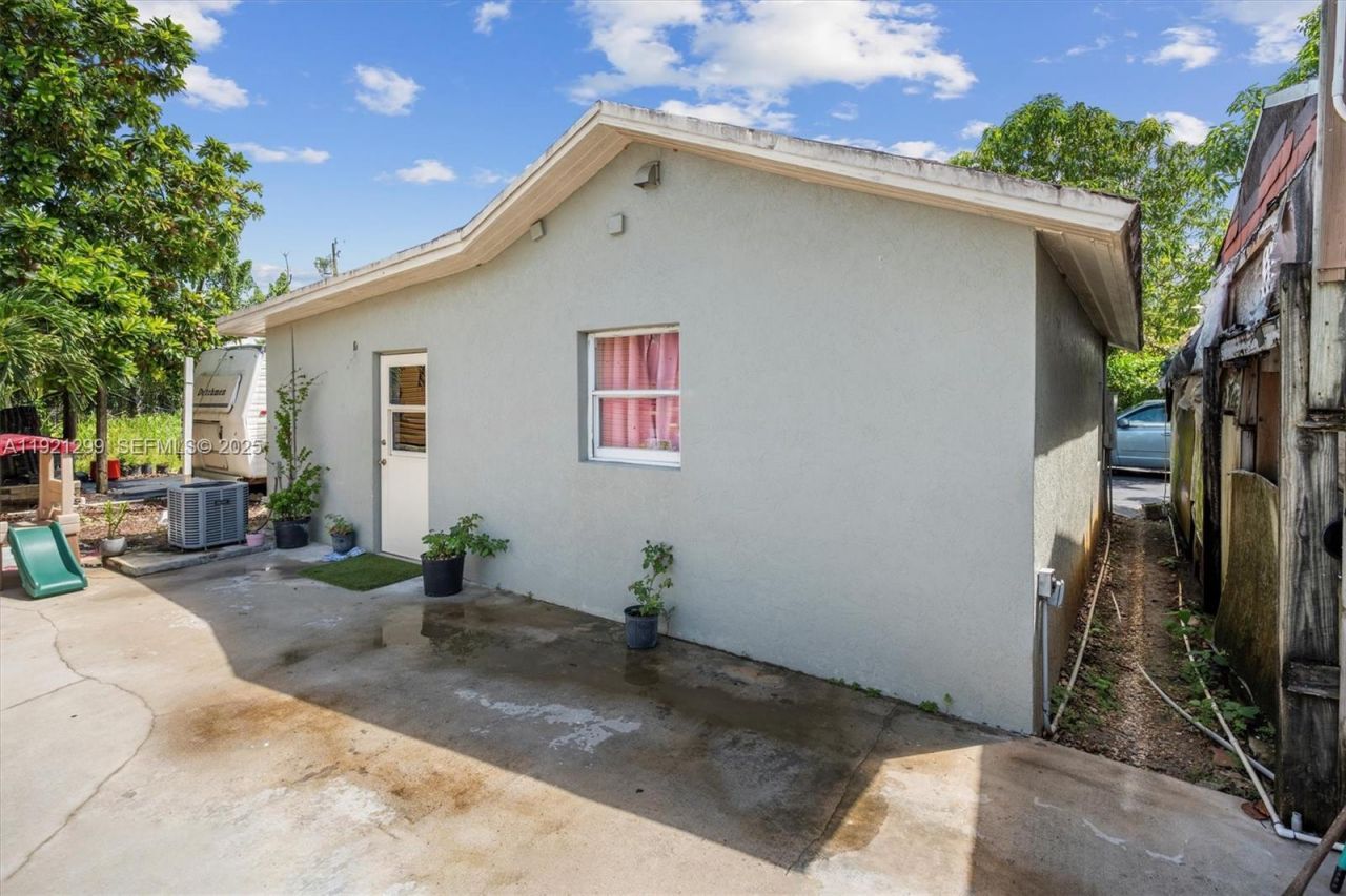 20851 SW 242nd St, Homestead, FL 33031 Photo