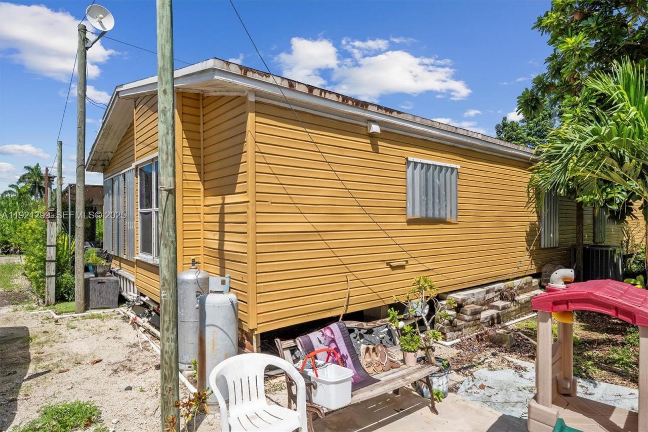 20851 SW 242nd St, Homestead, FL 33031 Photo