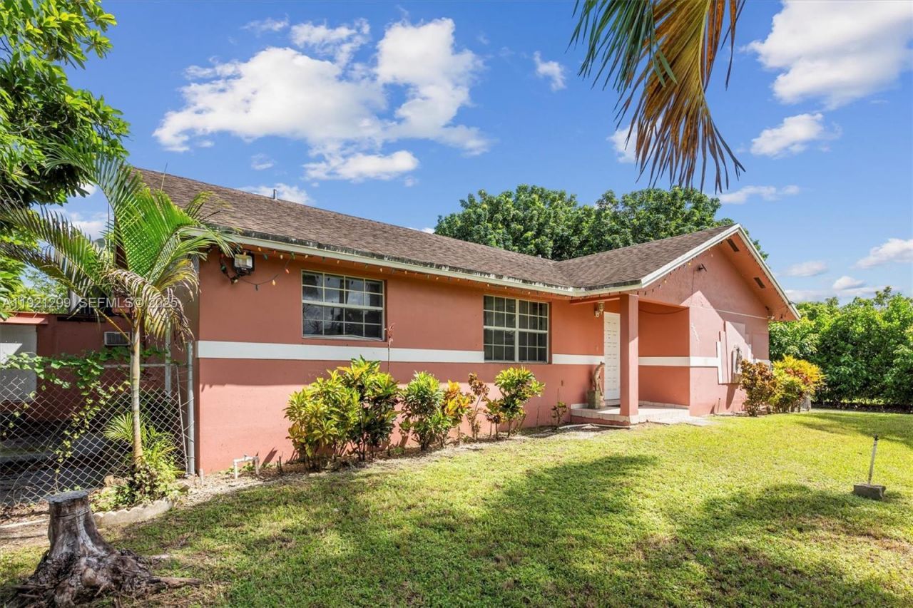 20851 SW 242nd St, Homestead, FL 33031 Photo